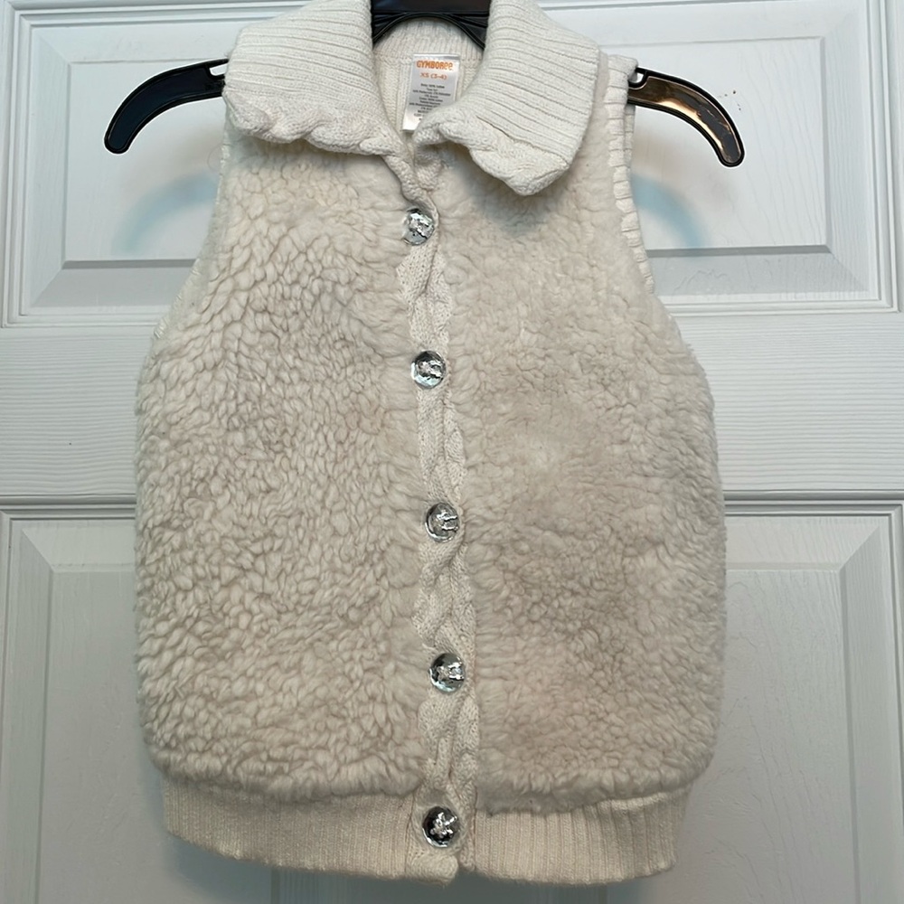 Cream faux fur sweater vest Size XS (3-4) NWOT Jacket